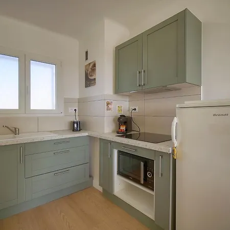 Frgk Fauvettes 1bdr Terrace, Parking, Ac & Ultra-fast Wi-fi 公寓 戛纳