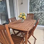 Апартаменты Frgk Fauvettes 1bdr Terrace, Parking, Ac & Ultra-fast Wi-fi