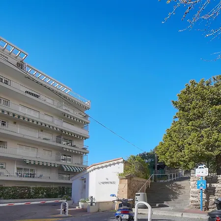 Апартаменты Frgk Fauvettes 1bdr Terrace, Parking, Ac & Ultra-fast Wi-fi Канны